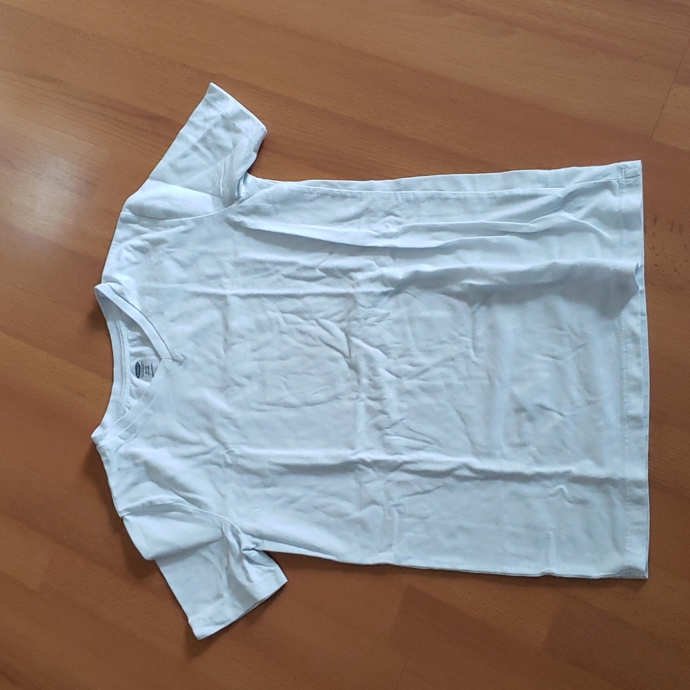 Old Navy V neck white tee